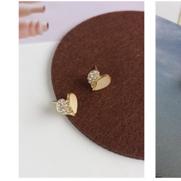 💙Unique Rhinestone Shell Hearts Stud Earrings - Picture 2 of 11